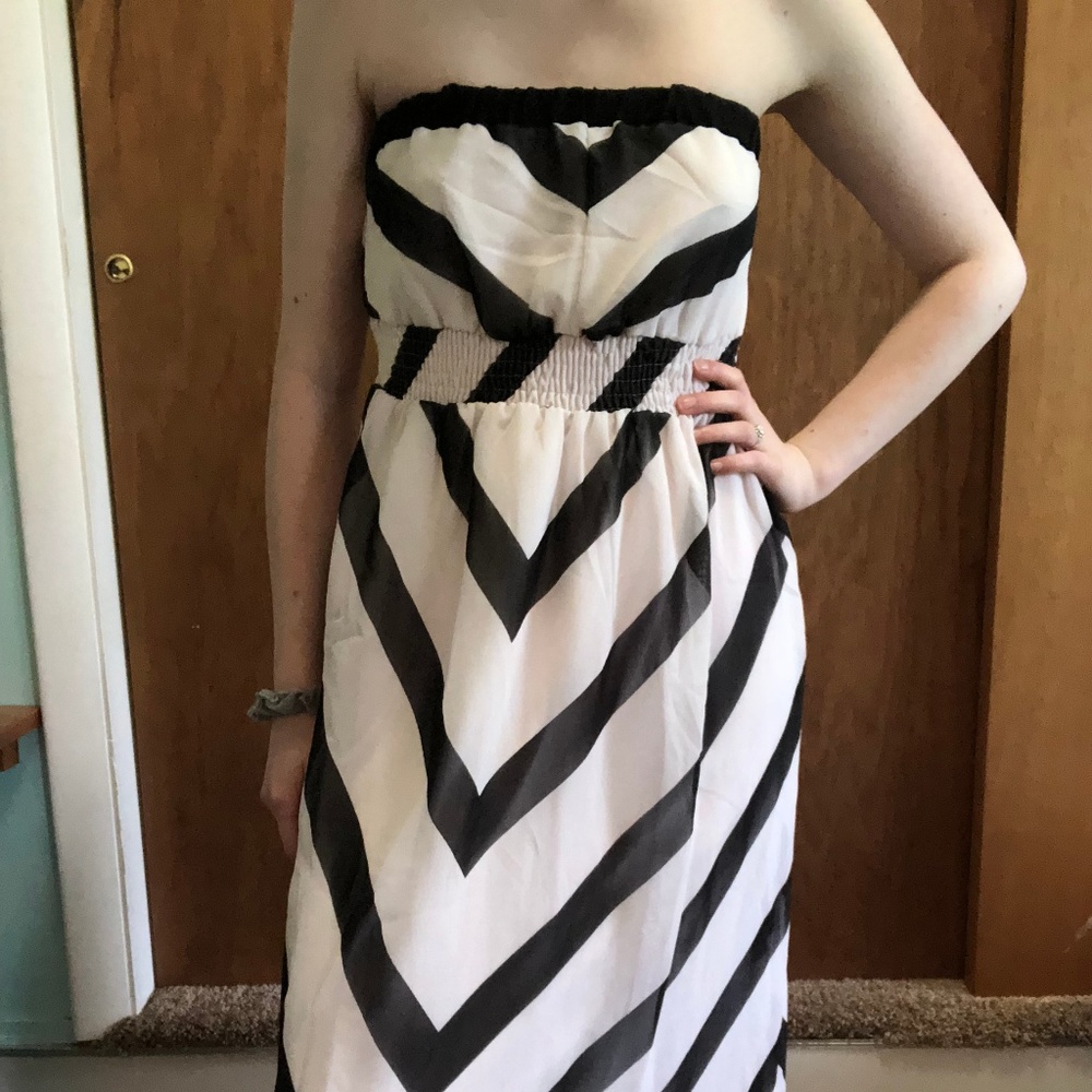 ✨Juniors Strapless Maxi Dress